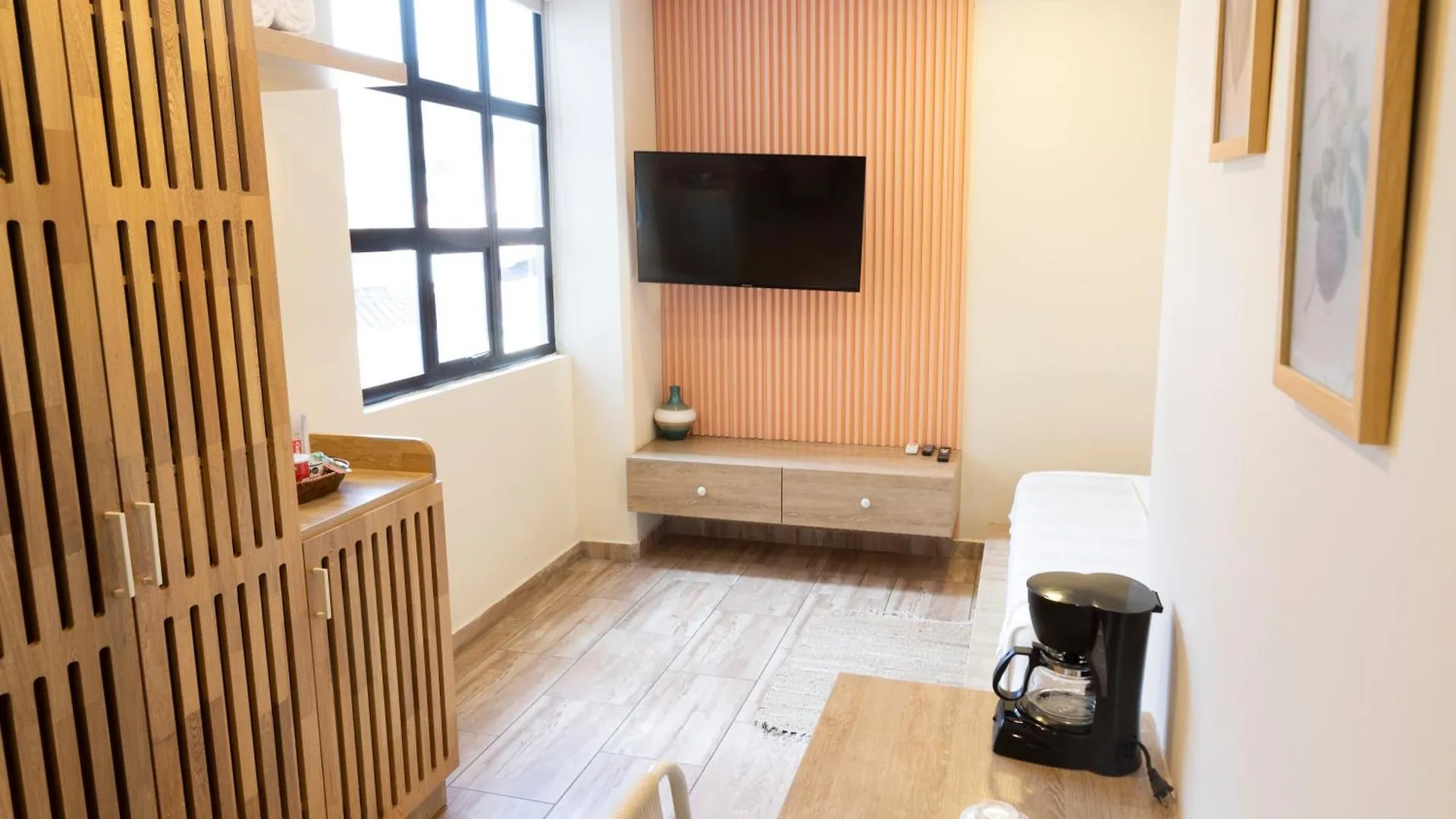 מדיין Mythical Hotel Boutique 4*,