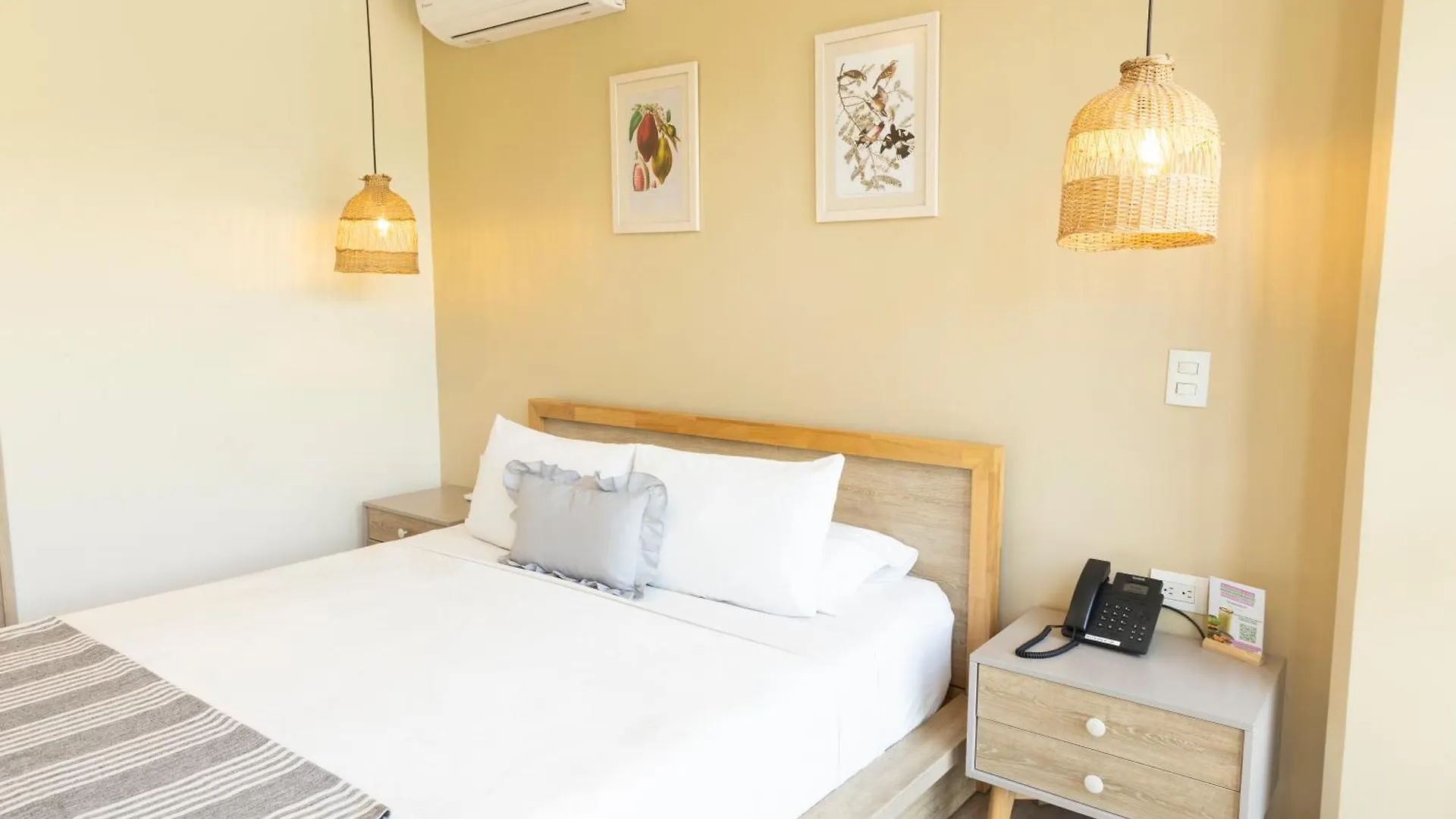 מדיין Mythical Hotel Boutique 4*,